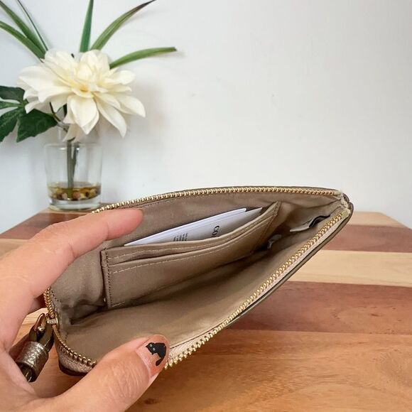 NWT Coach Corner Zip Wristlet In Signature Canvas - Picture 4 of 5